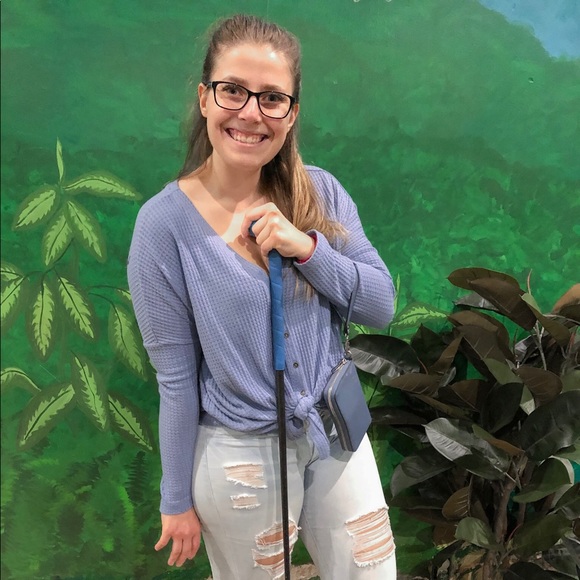 Meet your Posher, Nicole - Picture 1 of 5